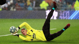 Ter Stegen pokazao da nije majstor samo među stativama!