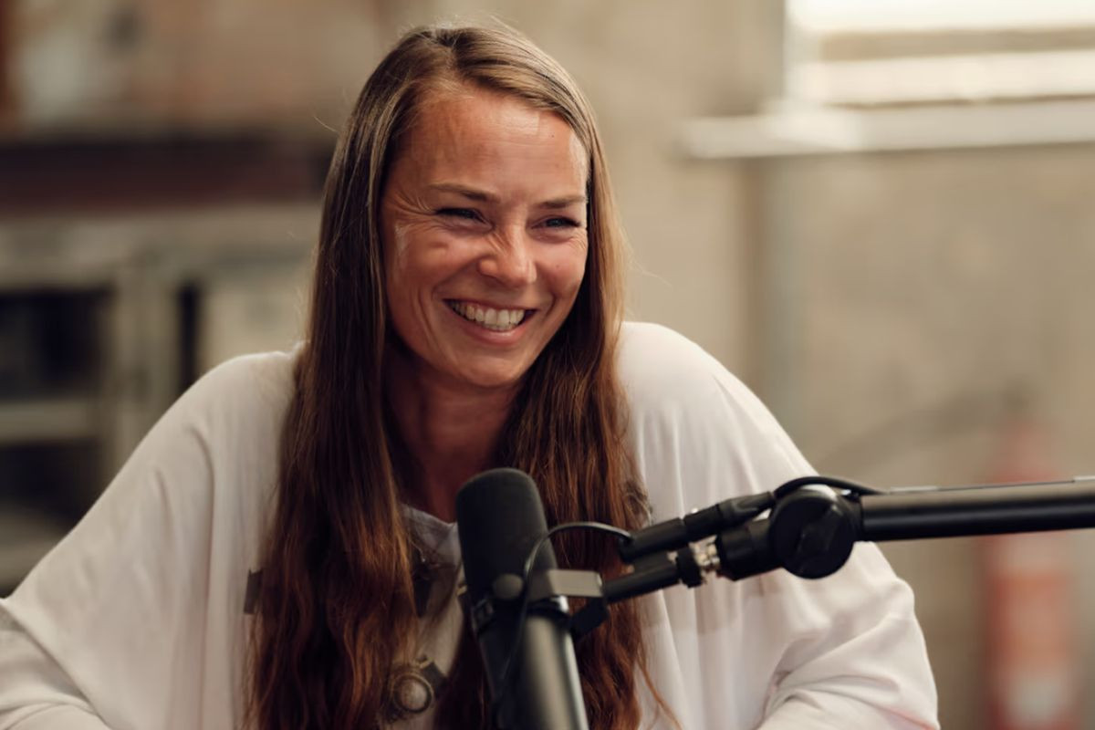 Tina Maze gola na fotografiji koja će je obilježiti: "Sramiš se toga, a onda..." Tina Maze gola na fotografiji koja će je obilježiti: "Sramiš se toga, a onda..."