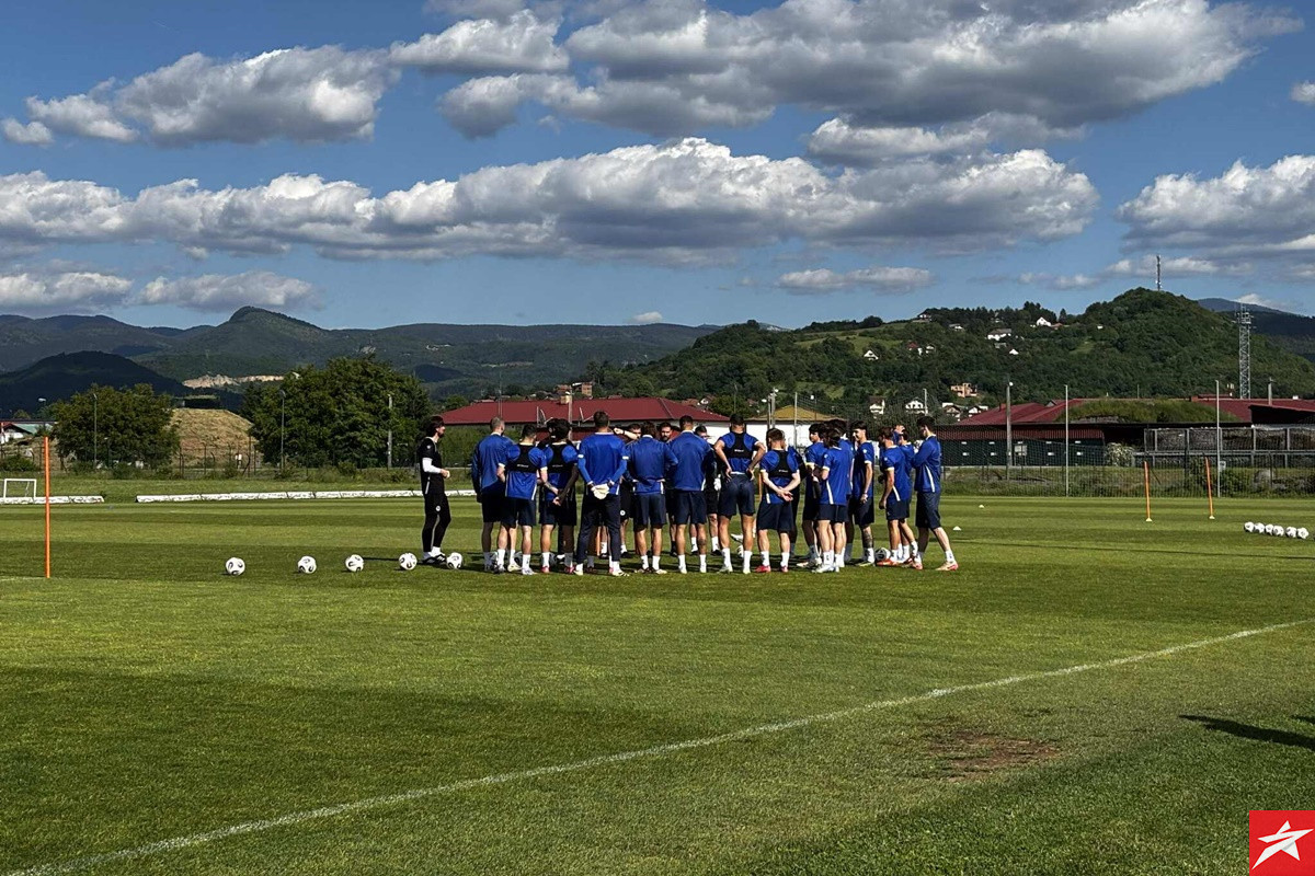 Zmajevi odradili novi trening u Sarajevu, čekaju se još osmorica, Džeko već u avionu Zmajevi odradili novi trening u Sarajevu, čekaju se još osmorica, Džeko već u avionu