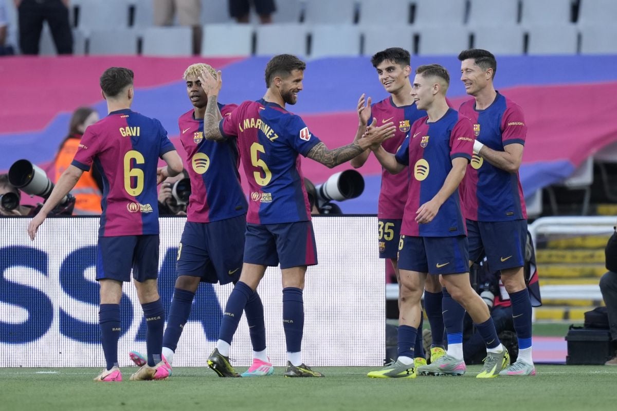 PSG želi dvojicu igrača Barcelone, a Katalonci im poručili: "Dajte 130 miliona eura i vaši su" PSG želi dvojicu igrača Barcelone, a Katalonci im poručili: "Dajte 130 miliona eura i vaši su"