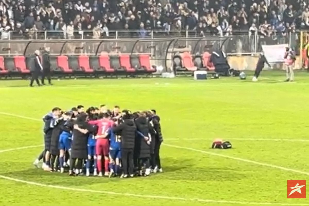 Džeko održao govor na centru terena, a onda je krenulo...