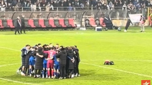 Džeko održao govor na centru terena, a onda je krenulo...