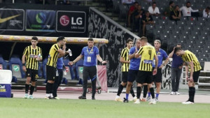 Milojević nakon ispadanja od Veleža igračima AEK-a rekao dosta toga!