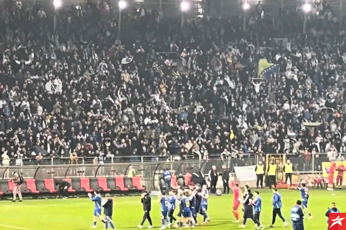 Igrači i navijači Bosne i Hercegovine veliku pobjedu proslavili uz pjesmu Halida Bešlića