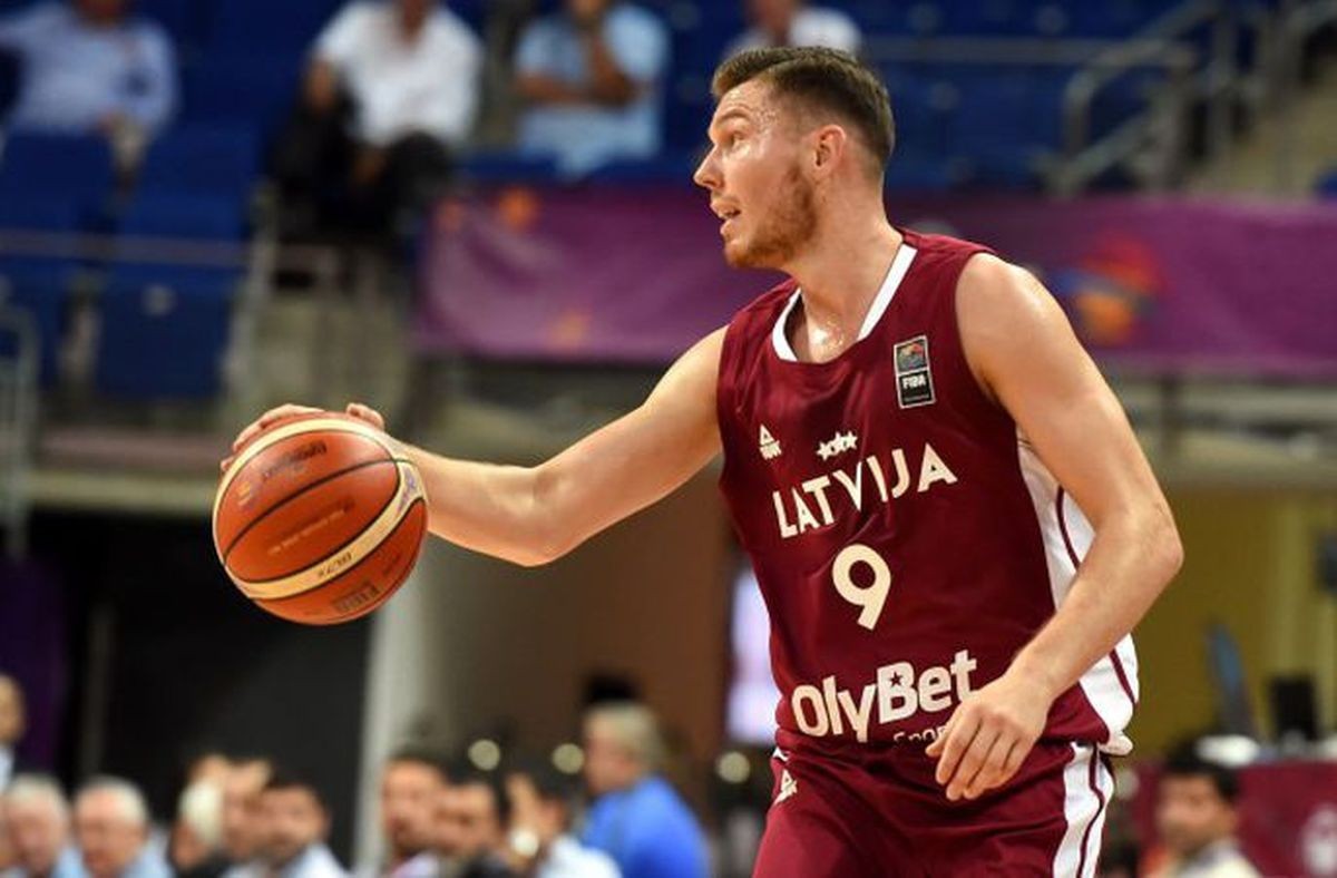Latvijski košarkaš se požalio da svlačionica smrdi na smrt, stigao mu brutalan odgovor