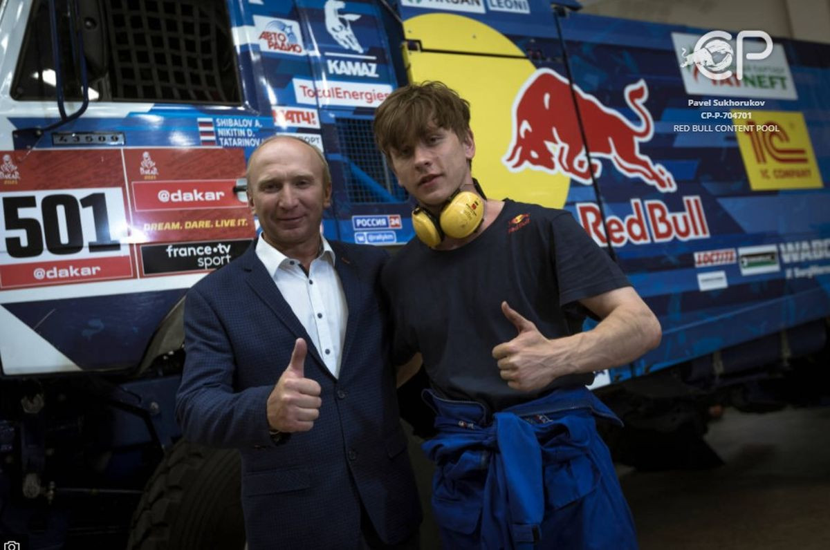 Kako izgleda kada freerunner kasni na posao u radionici čuvenog KAMAZ-a Kako izgleda kada freerunner kasni na posao u radionici čuvenog KAMAZ-a