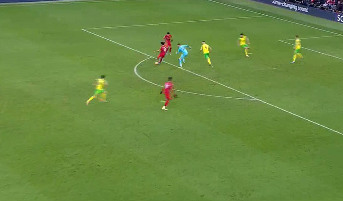 Ludnica na Anfieldu: Alisson asistirao Salahu za gol, a potom i magija Manea Ludnica na Anfieldu: Alisson asistirao Salahu za gol, a potom i magija Manea
