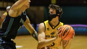 Košarkaš ukrajinskog Kyiva odigrao utakmicu s maskom na licu