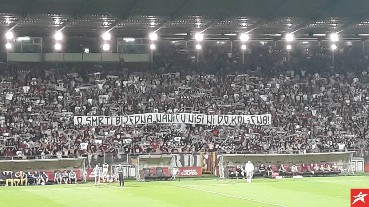Jasna poruka navijača FK Sarajevo: O smrti bijedna...