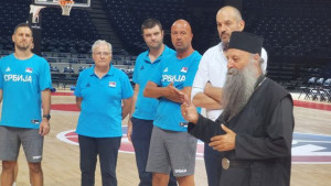 Da li se prelazi granica? I Patrijarh Porfirije na treningu Srbije