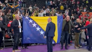 Prelijepe scene iz Kaunasa: Zastava Bosne i Hercegovine u čast Džanana Muse