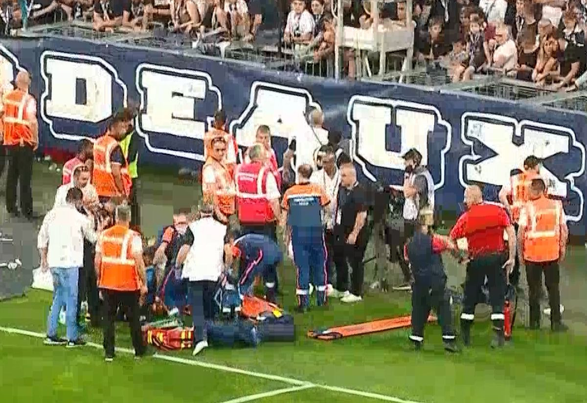 Prekinuta utakmica u Francuskoj: Igrači slavili gol, navijač utrčao na teren i napao ih