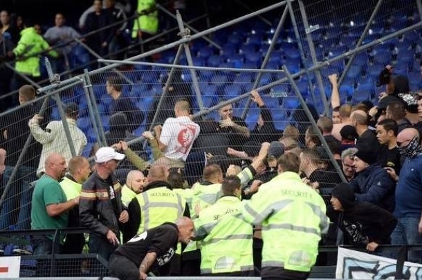 Policija spriječila obračun navijača Standarda i Feyenoorda