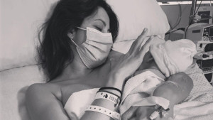 Srceparajuća fotografija majke i bebe krije svu škrtost slavnog fudbalskog asa i to zbog 1200 eura!