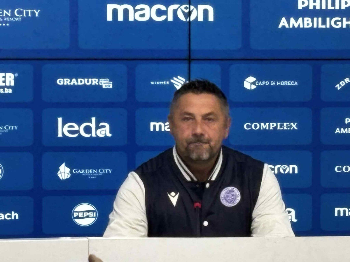 Adžem pred dolazak Veleža na Grbavicu govorio i o Šošiću, Jaganjcu, ali i Ismailu... Adžem pred dolazak Veleža na Grbavicu govorio i o Šošiću, Jaganjcu, ali i Ismailu...