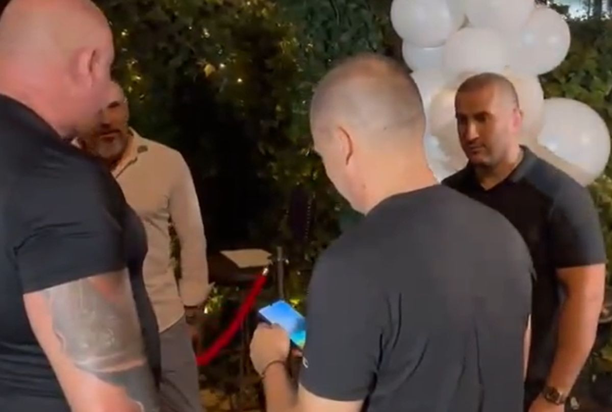 Splićanin Damir Mikec Srbiji donio zlato, po povratku kući doživio neugodnost: "Gdje sam ovo došao?" Splićanin Damir Mikec Srbiji donio zlato, po povratku kući doživio neugodnost: "Gdje sam ovo došao?"