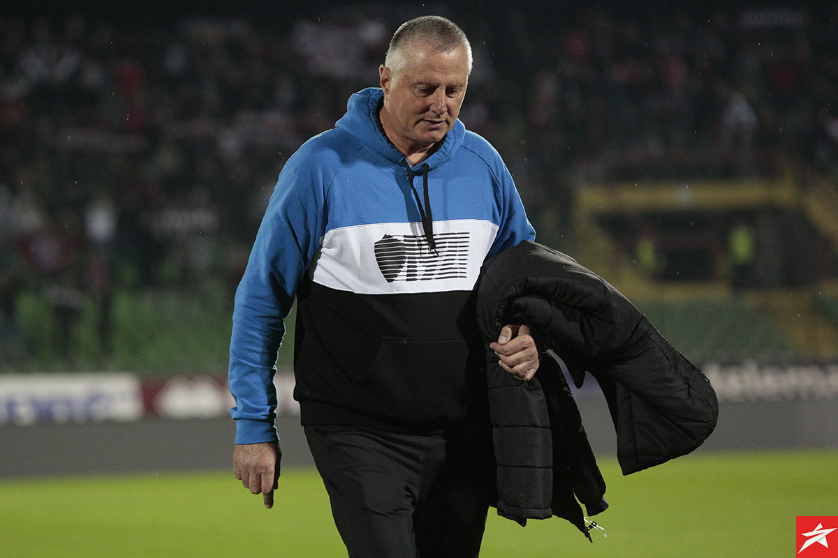 Ivković priznaje da ga iritira Petković, za trojicu dinamovaca kaže da je zabrinjavajuće to što... Ivković priznaje da ga iritira Petković, za trojicu dinamovaca kaže da je zabrinjavajuće to što...