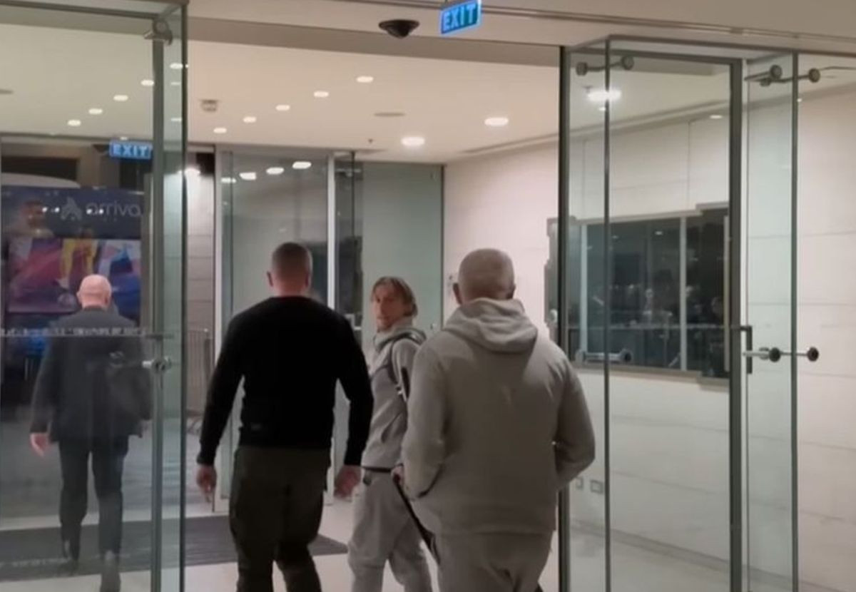 Modrić je čuo 'Iz Srbije smo' i odmah reagovao: "Sada više nema dileme kakav je čovjek" Modrić je čuo 'Iz Srbije smo' i odmah reagovao: "Sada više nema dileme kakav je čovjek"