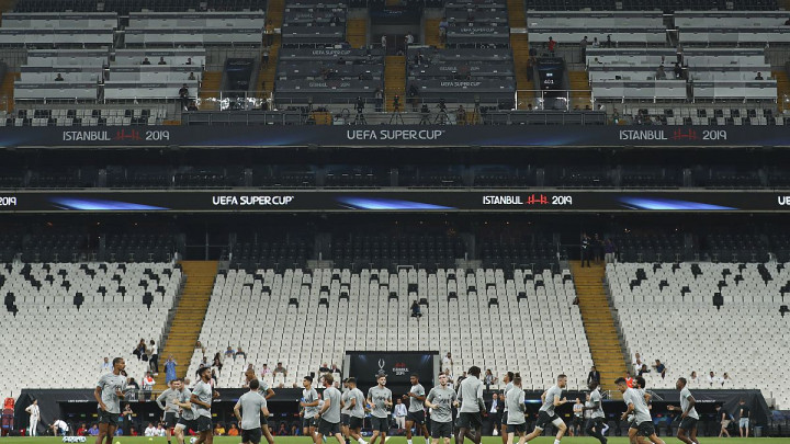 UEFA "zaboravila" tajni dokument na Vodafone Parku: Poznat dobitnik nagrade za igrača sezone?