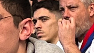 Kad srce pobijedi razum: Zvijezda Rijeke na tribini bodri Hajduk, navijači ga već zovu
