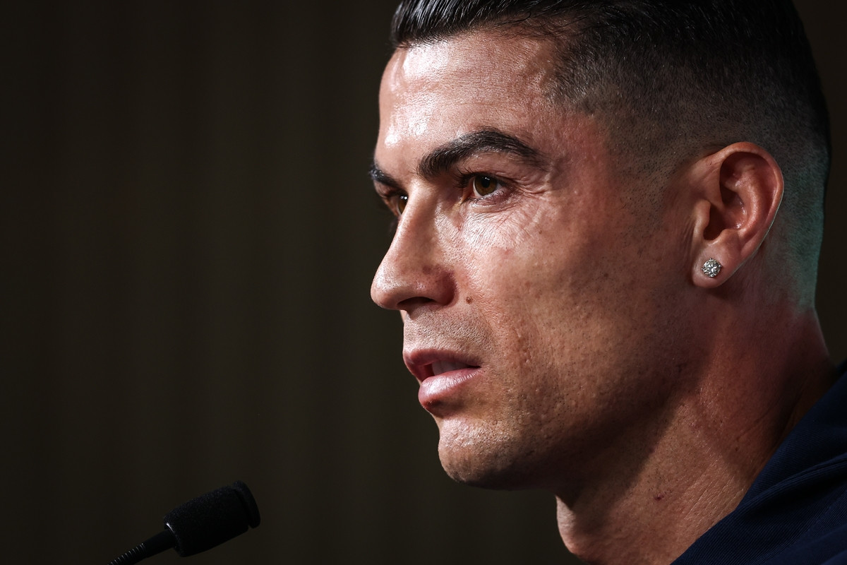 Otkriveni detalji novog ugovora kojeg je Al-Nassr ponudio Ronaldu: Cifre od kojih se vrti u glavi Otkriveni detalji novog ugovora kojeg je Al-Nassr ponudio Ronaldu: Cifre od kojih se vrti u glavi