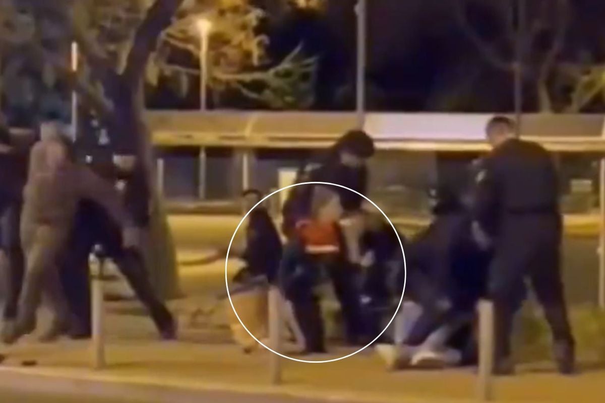 Policajac u Splitu nokautirao djevojku koja je bila na koljenima