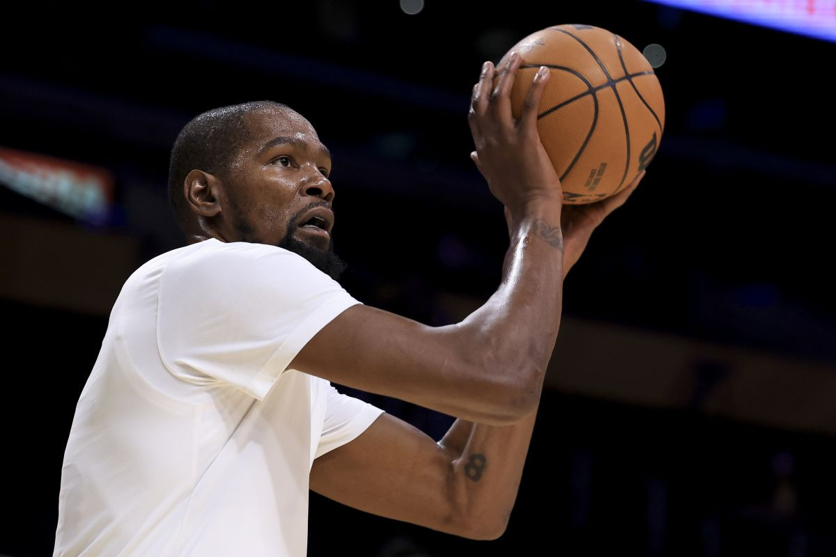 Formira se strašan tim u NBA ligi: Moćnom dvojcu stiže i Kevin Durant? Formira se strašan tim u NBA ligi: Moćnom dvojcu stiže i Kevin Durant?