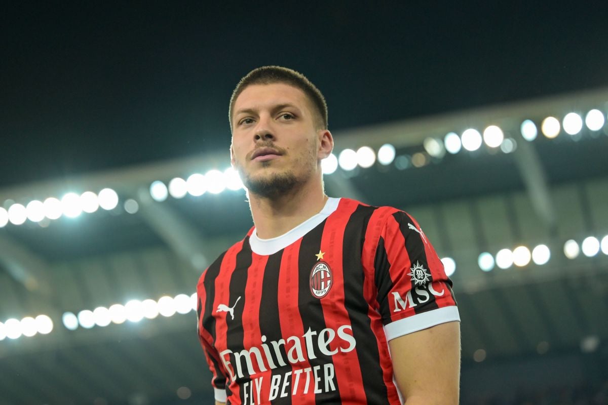 Luka Jović u novom timu puni bankovni račun: 'Para kao blata i život poput kralja' Luka Jović u novom timu puni bankovni račun: 'Para kao blata i život poput kralja'