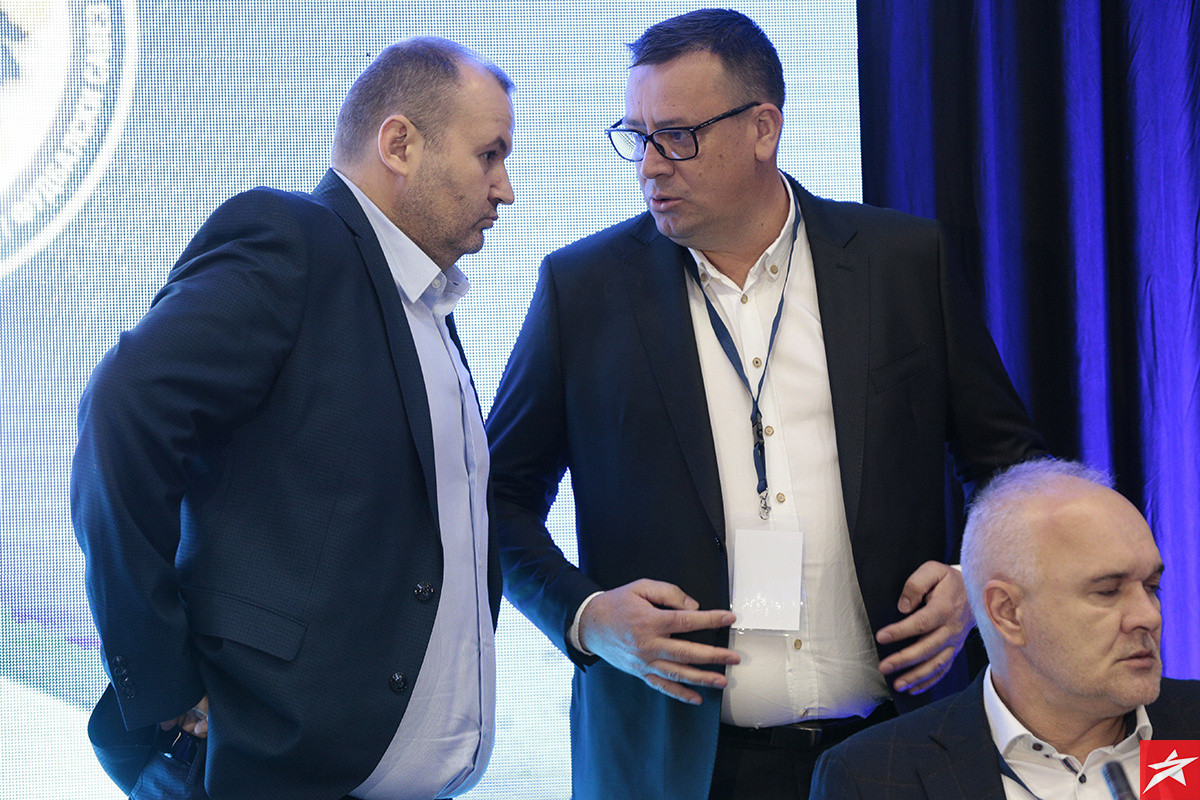 Da li je upitno odigravanje utakmice Sloboda - Igman? Husić: "Igrači će pokidati..." Da li je upitno odigravanje utakmice Sloboda - Igman? Husić: "Igrači će pokidati..."