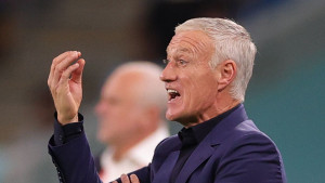 Deschamps slavio s igračima pobjedu, a onda ga u svlačionici dočekale užasne vijesti