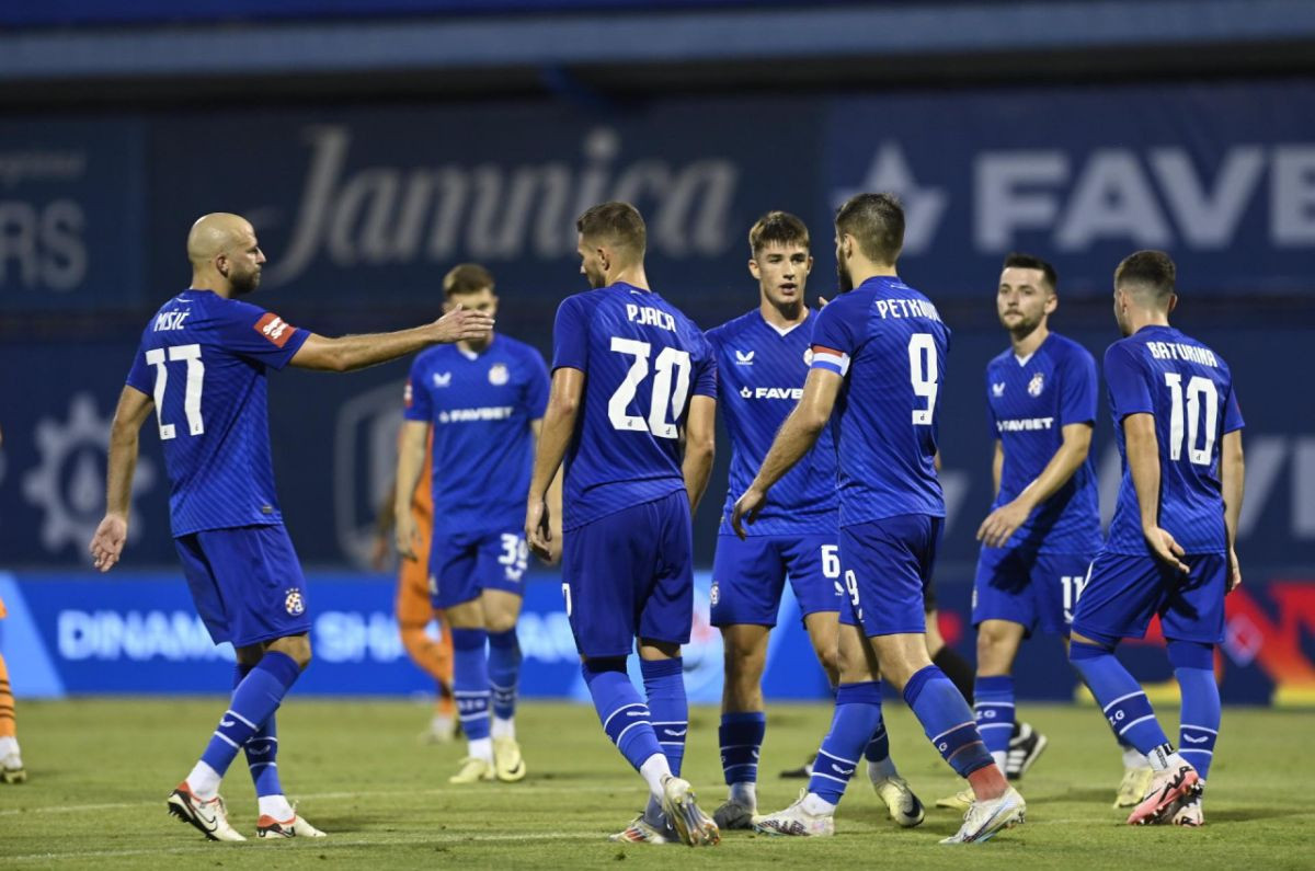 Dinamo preko noći dobio najtraženijeg igrača, redaju se ponude iz Italije, Škotske, Španije... Dinamo preko noći dobio najtraženijeg igrača, redaju se ponude iz Italije, Škotske, Španije...