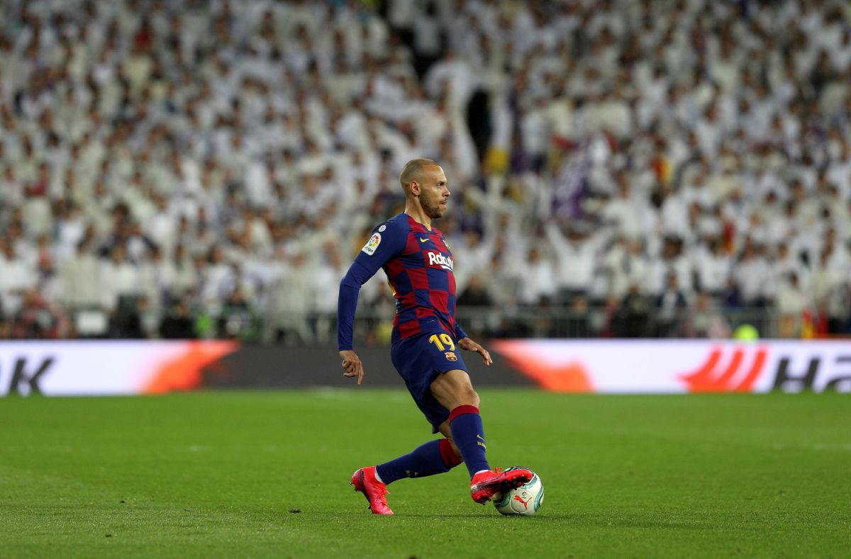Svi igrači Barcelone su u svojim domovima, samo je Braithwaite "zarobljen" 100 metara od Nou Campa Svi igrači Barcelone su u svojim domovima, samo je Braithwaite "zarobljen" 100 metara od Nou Campa
