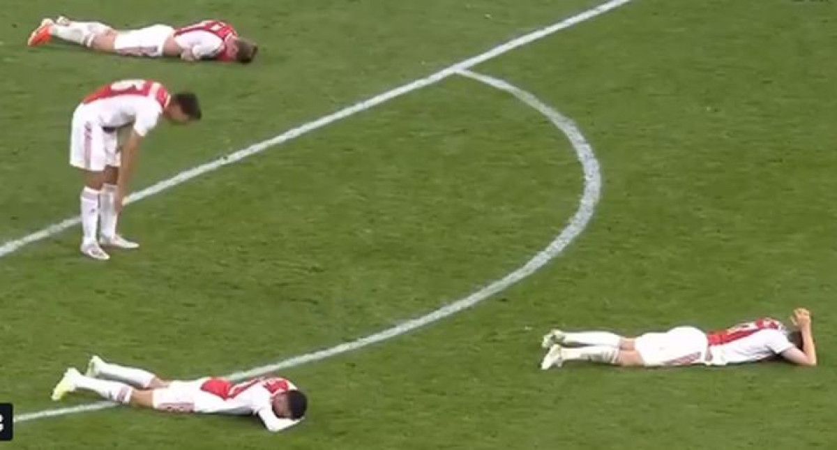 Šok i nevjerica: Igrači Ajaxa su počeli plakati i prije kraja utakmice