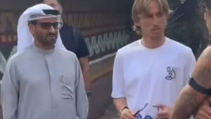 Modrić potpuno opušten razgovarao, navijači bijesni: "Makni se od tog čovjeka"