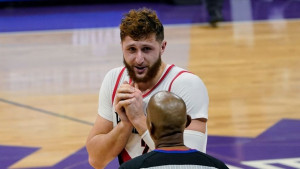 Veliki čin još većeg patriote: Nurkić patikama oduševio naciju