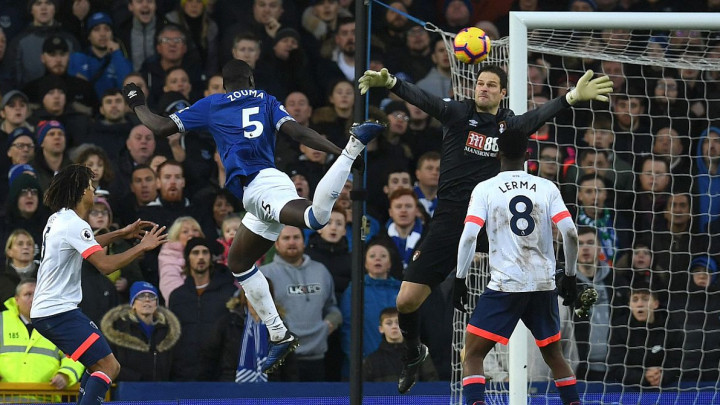 Everton prekinuo niz poraza, Begović dva puta vadio loptu iz mreže