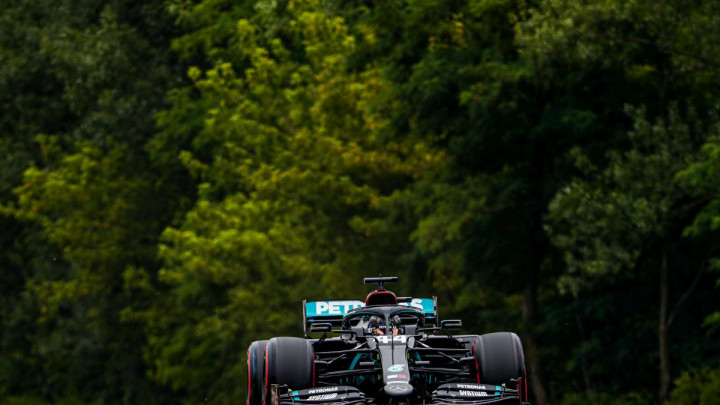 Lewis Hamilton i Mercedes nastavljaju dominaciju