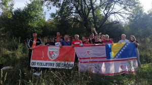 Navijači Jedinstva stigli na Pirotu, pronašli mjesto da bodre tim
