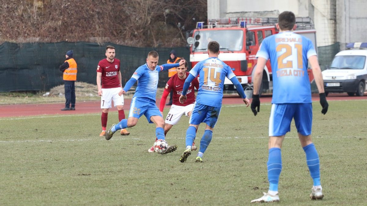 FK Tuzla City i OFK Gradina potpisuju zvaničnu saradnju FK Tuzla City i OFK Gradina potpisuju zvaničnu saradnju