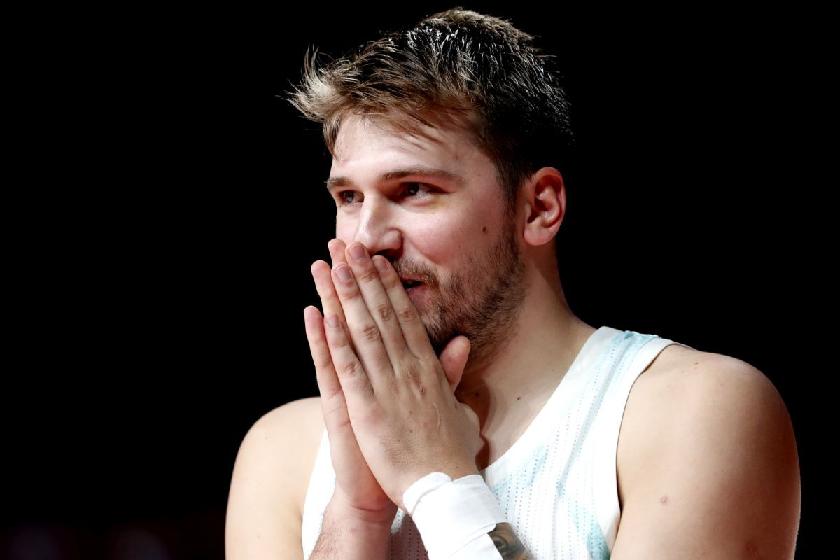 Luka Dončić ponudio da plati sahrane ubijenima u tragediji, pa iz Beograda dobio neočekivan odgovor Luka Dončić ponudio da plati sahrane ubijenima u tragediji, pa iz Beograda dobio neočekivan odgovor