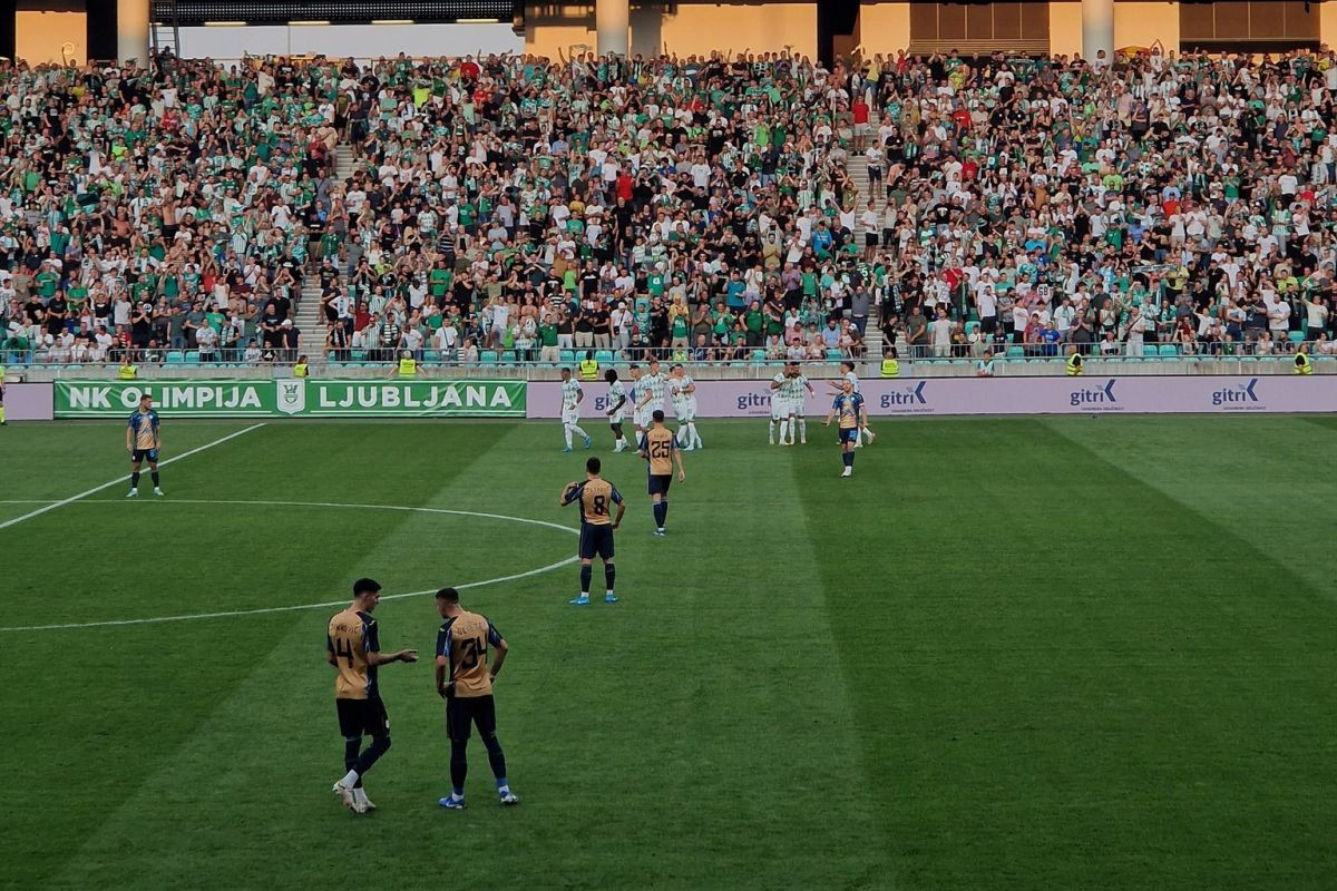 Nezapamćena bruka hrvatskog fudbala: Rijeka potpuno nokautirana u Ljubljani, a tek je poluvrijeme! Nezapamćena bruka hrvatskog fudbala: Rijeka potpuno nokautirana u Ljubljani, a tek je poluvrijeme!