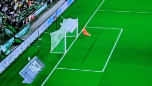 Au, pa šta ovo bi - Partizan je upravo primio gol kakav se dva puta ne može primiti!