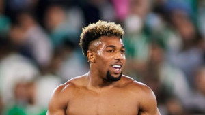 Ni navijači Betisa nisu mogli vjerovati šta vide kada je Adama Traore skinuo dres