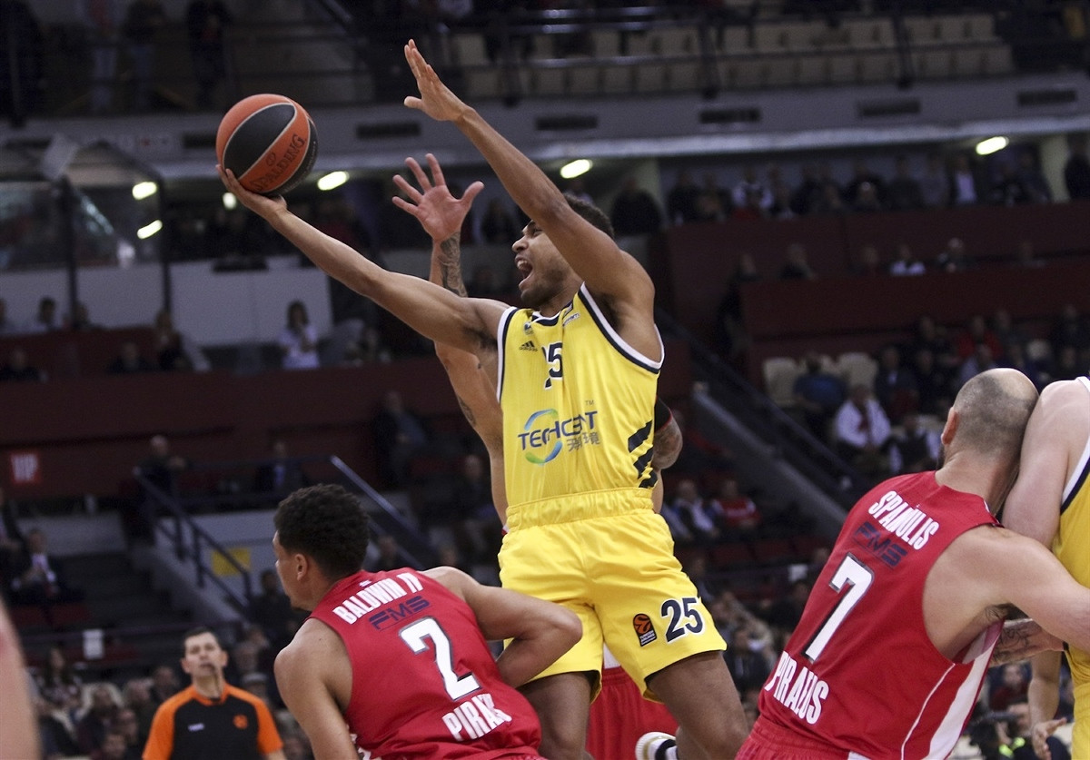 Alba šokirala Olympiacos u Pireju, Fenerbahce bez problema savladao Asvel Alba šokirala Olympiacos u Pireju, Fenerbahce bez problema savladao Asvel