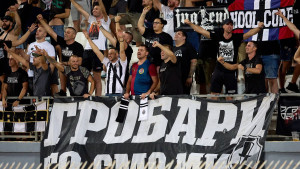 Navijači FK Partizan teško izvrijeđali FK Crvena zvezda: "Neka pucaju kosti režimske ku*ke"