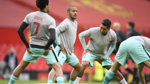 Svi igrači Liverpoola na teren Old Trafforda izašli u istim majicama i oduševili javnost