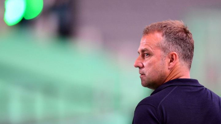 Flick ga zove u prvi tim Bayerna, ali mama želi da prvo završi školu