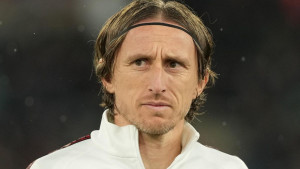 Modrić mu 'došao na noge', dao sveti dres i pokušava nagovoriti da zaigraju zajedno: "Brate..."