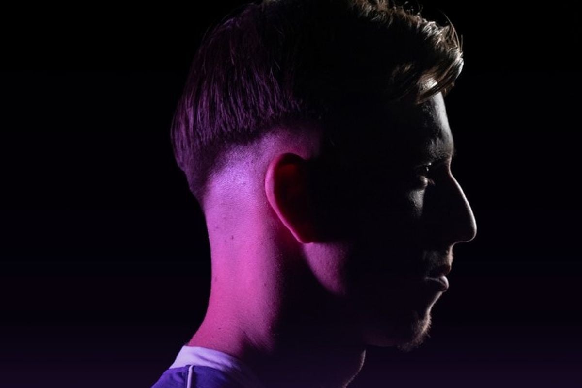 Edin Džeko dobio saigrača - Mlada zvijezda porijeklom iz BiH potpisala za Fiorentinu Edin Džeko dobio saigrača - Mlada zvijezda porijeklom iz BiH potpisala za Fiorentinu