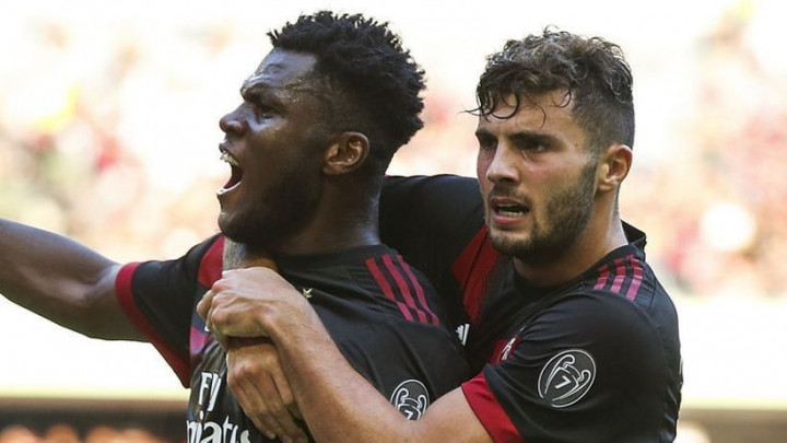 Kessie napušta Milan: Londonski klubovi se bore za veznjaka sa San Sira